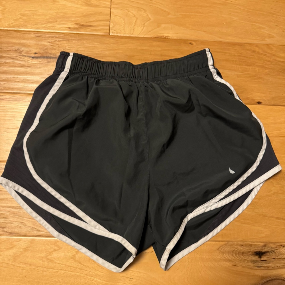 Nike TEMPO: Women's Dri-FIT Mid-Rise Brief-Lined Running Shorts